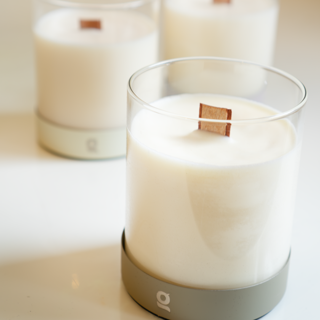 glør Essence Candle — handcrafted natural scented candle detail
